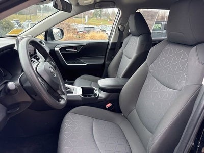 2025 Toyota RAV4 XLE AWD