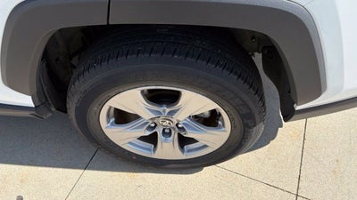 2025 Toyota RAV4 XLE AWD