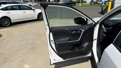 2025 Toyota RAV4 XLE AWD