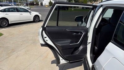 2025 Toyota RAV4 XLE AWD