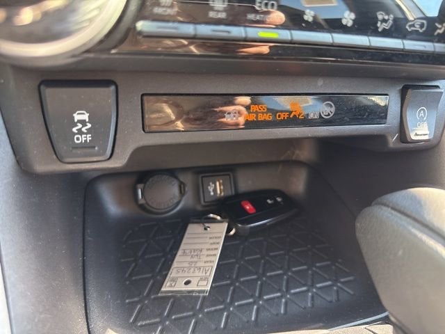 2025 Toyota RAV4 XLE AWD