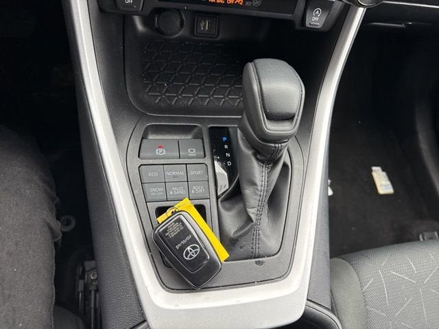 2025 Toyota RAV4 XLE AWD