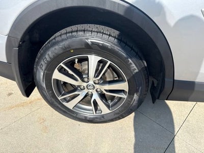 2016 Toyota RAV4 AWD 4dr XLE