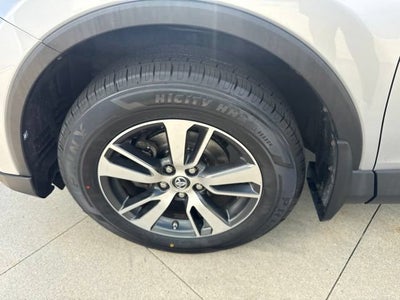 2016 Toyota RAV4 AWD 4dr XLE