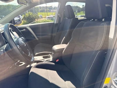2016 Toyota RAV4 AWD 4dr XLE