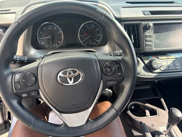2016 Toyota RAV4 AWD 4dr XLE