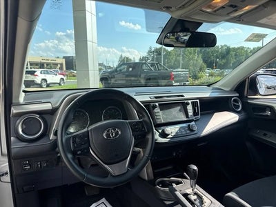 2016 Toyota RAV4 AWD 4dr XLE