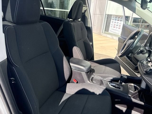 2016 Toyota RAV4 AWD 4dr XLE