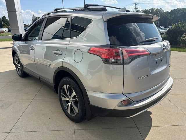 2016 Toyota RAV4 AWD 4dr XLE