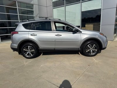 2016 Toyota RAV4 AWD 4dr XLE
