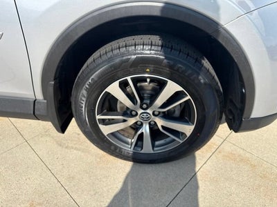 2016 Toyota RAV4 AWD 4dr XLE