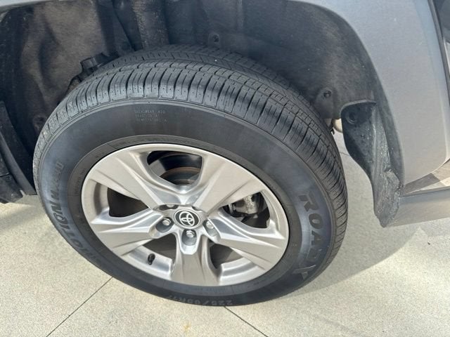 2023 Toyota RAV4 XLE FWD
