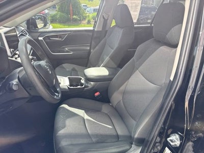 2023 Toyota RAV4 XLE FWD