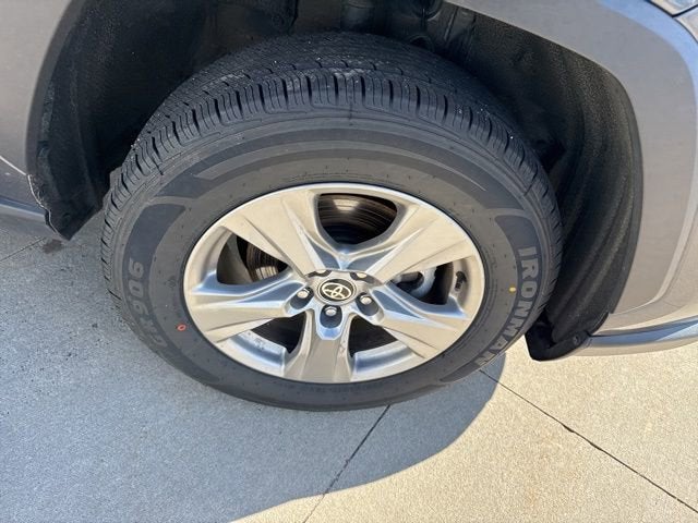 2024 Toyota RAV4 XLE FWD