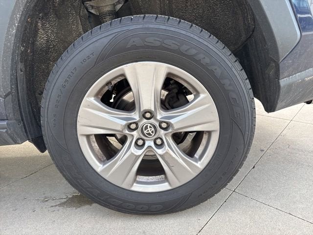 2024 Toyota RAV4 XLE FWD