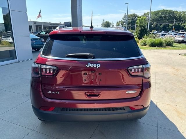 2022 Jeep Compass Latitude Lux