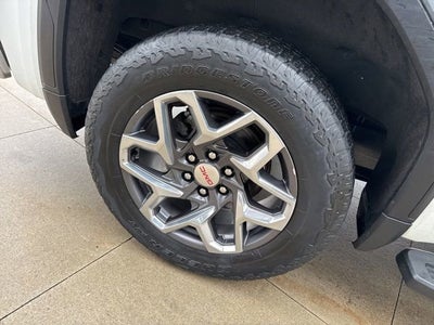 2023 GMC Sierra 1500 4WD Crew Cab 147 SLT