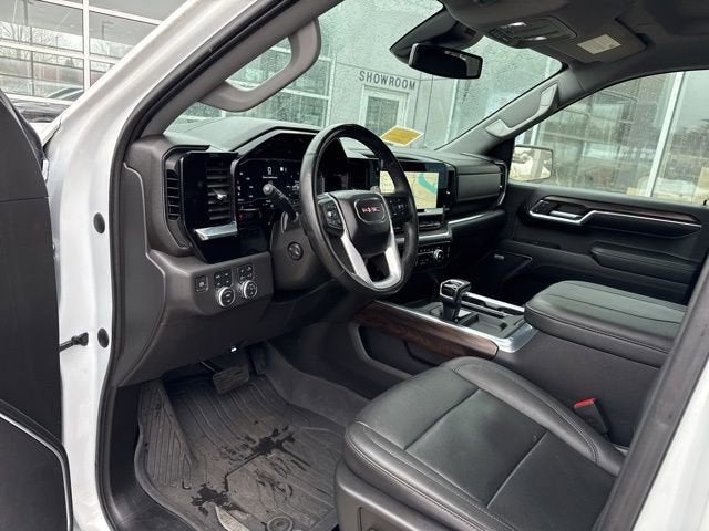 2023 GMC Sierra 1500 4WD Crew Cab 147 SLT