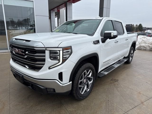 2023 GMC Sierra 1500 4WD Crew Cab 147 SLT