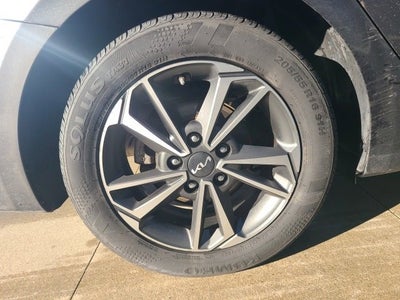 2023 Kia Forte LXS IVT