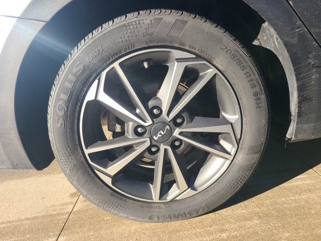 2023 Kia Forte LXS IVT