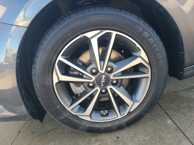 2023 Kia Forte LXS IVT