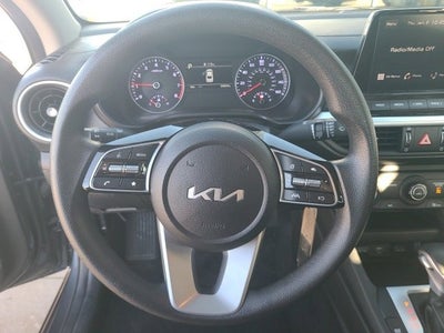 2023 Kia Forte LXS IVT