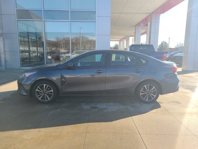 2023 Kia Forte LXS IVT