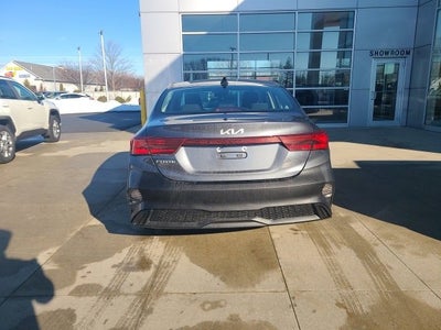 2023 Kia Forte LXS IVT