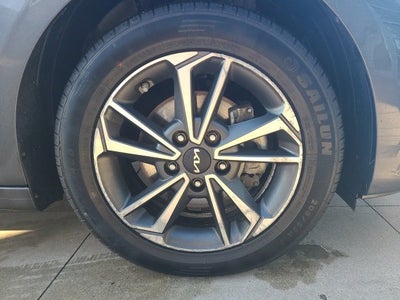 2023 Kia Forte LXS IVT