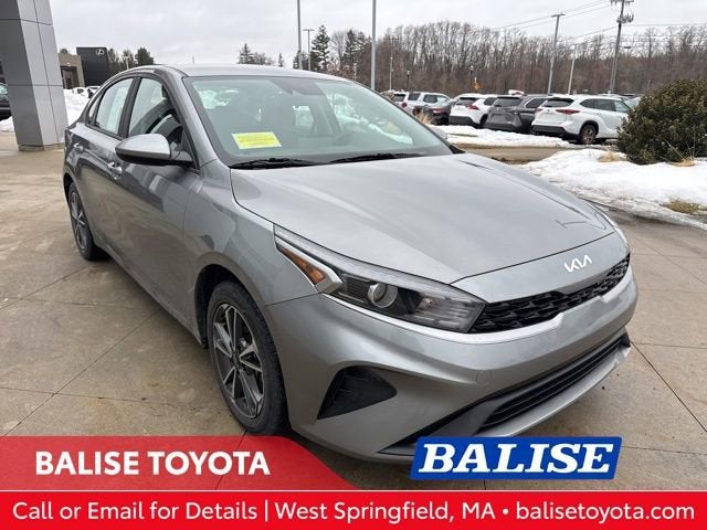 2023 Kia Forte LXS IVT