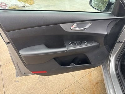 2023 Kia Forte LXS IVT