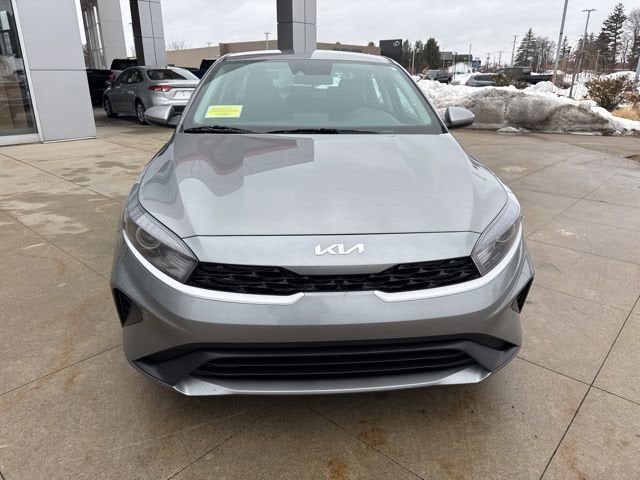 2023 Kia Forte LXS IVT