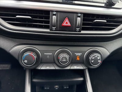 2023 Kia Forte LXS IVT