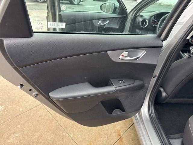 2023 Kia Forte LXS IVT