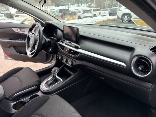 2023 Kia Forte LXS IVT