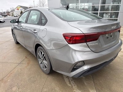 2023 Kia Forte LXS IVT