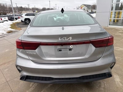 2023 Kia Forte LXS IVT