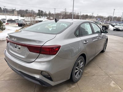 2023 Kia Forte LXS IVT