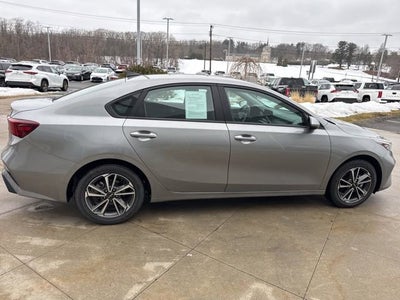 2023 Kia Forte LXS IVT