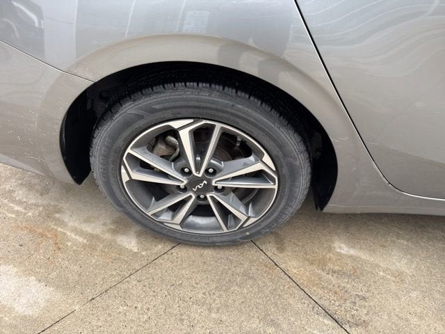 2023 Kia Forte LXS IVT