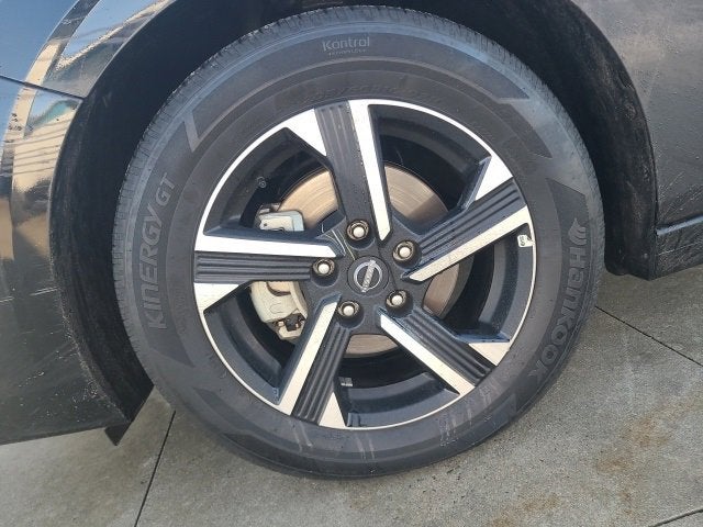 2025 Nissan Sentra SV CVT