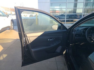 2025 Nissan Sentra SV CVT