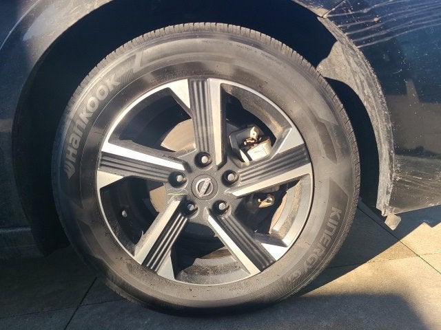 2025 Nissan Sentra SV CVT