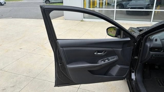 2025 Nissan Sentra SV CVT