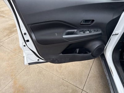 2022 Nissan Kicks S FWD