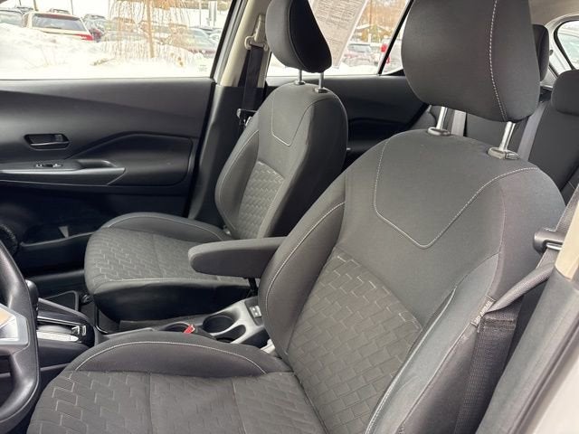 2022 Nissan Kicks S FWD