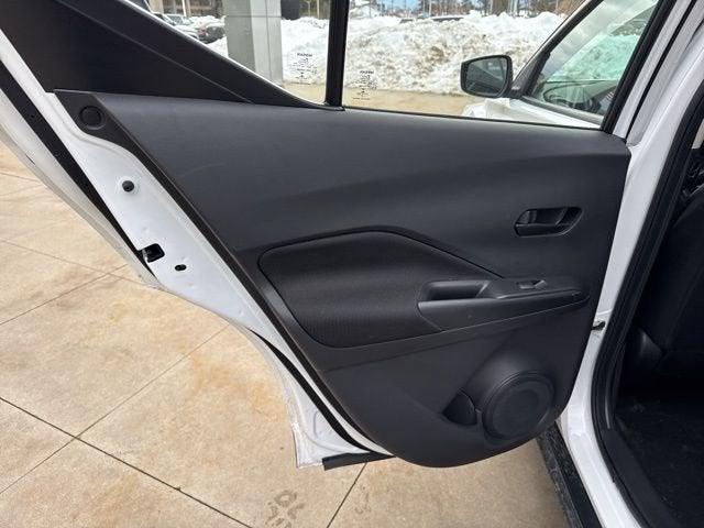 2022 Nissan Kicks S FWD