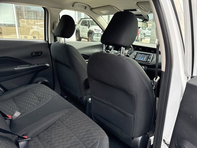 2022 Nissan Kicks S FWD