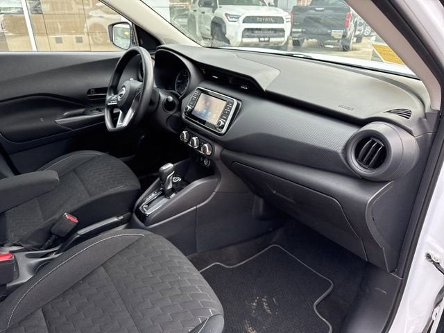 2022 Nissan Kicks S FWD